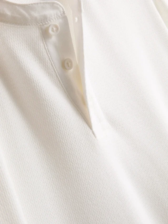 Strukturerad henley-t-shirt