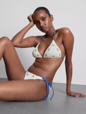 Strukturerad triangel-bikinitopp med citronmotiv