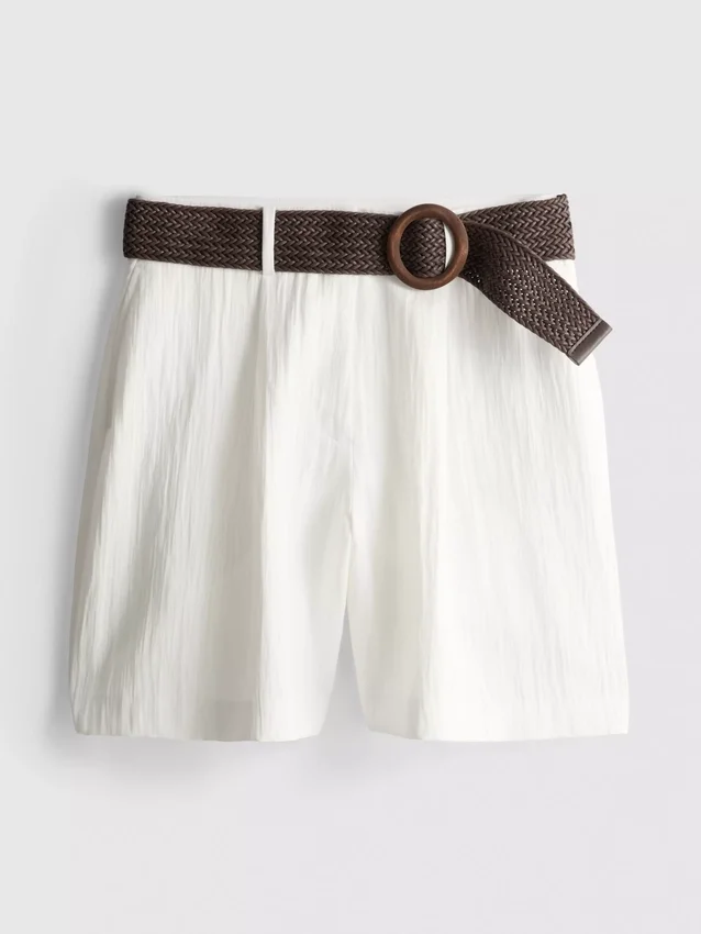 Strukturerade bermudashorts med bälte