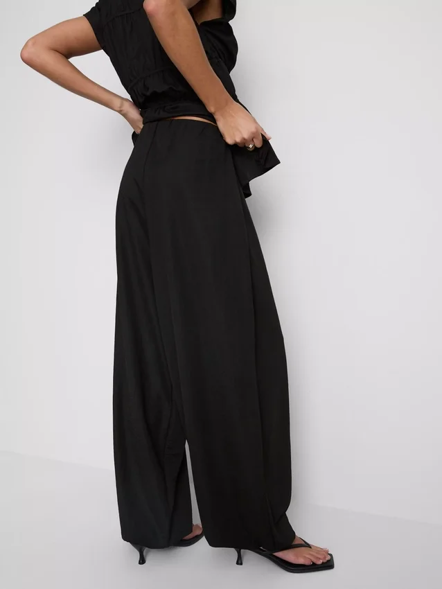 Strukturerade harembyxor