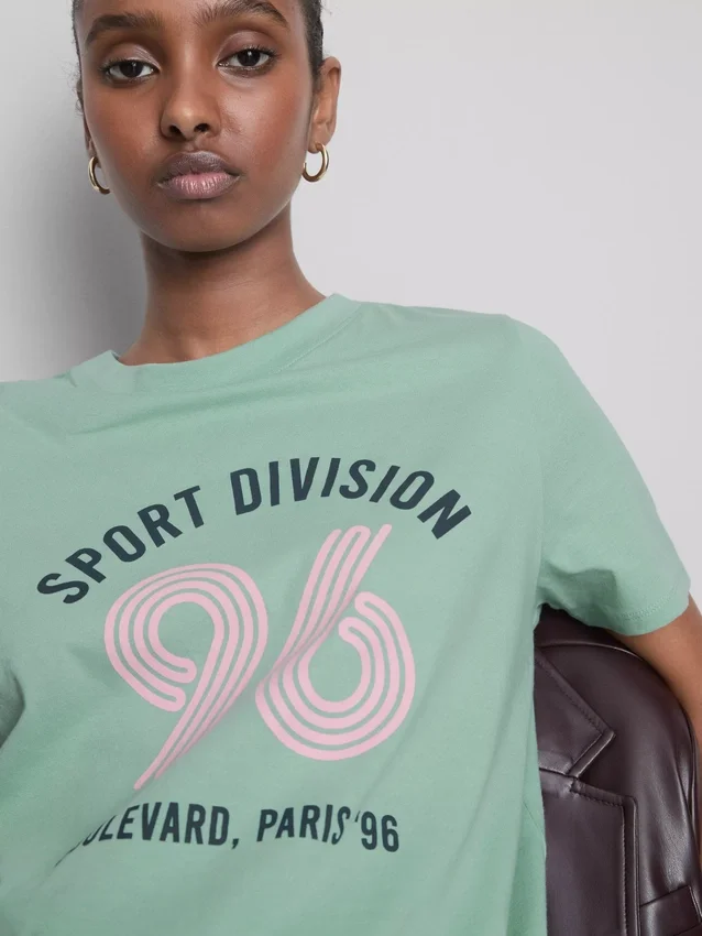 T-shirt i bomull med tryck och korta ärmar