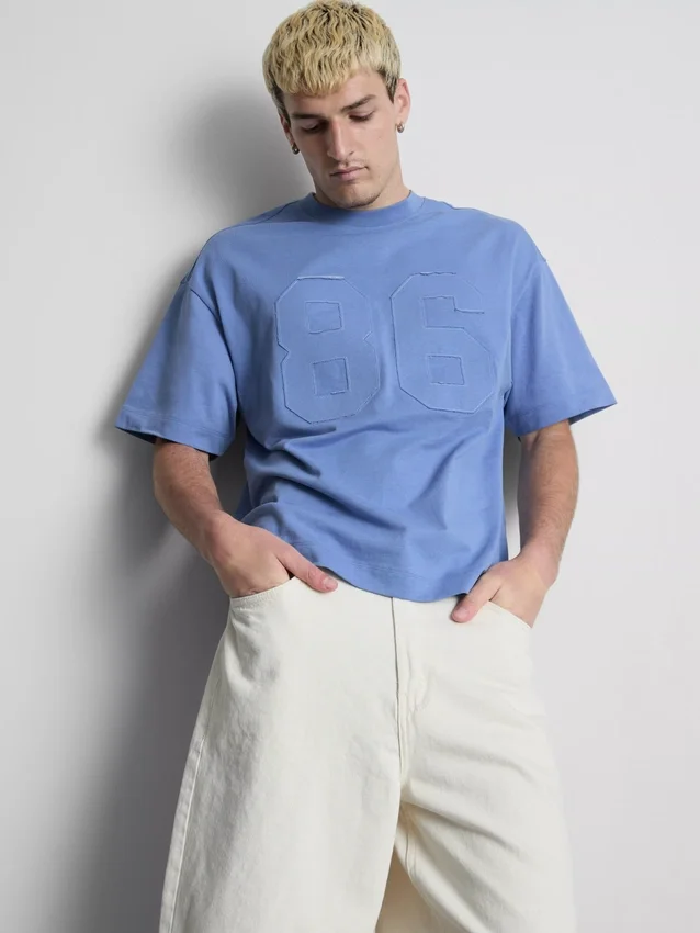 T-shirt med applikationsnummer