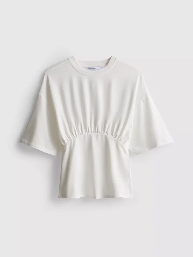T-shirt med empiremidja