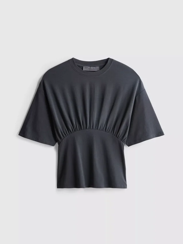 T-shirt med empiremidja