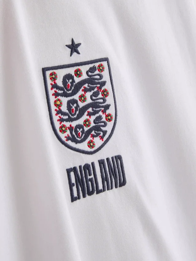 T-shirt med Englands vapensköld