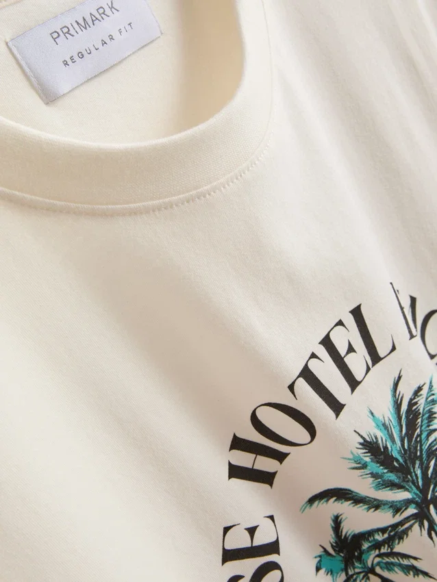 T-shirt med Paradise Beach-motiv