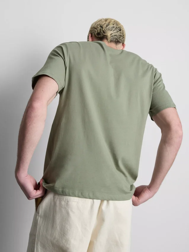 T-shirt med Pokémon-motiv