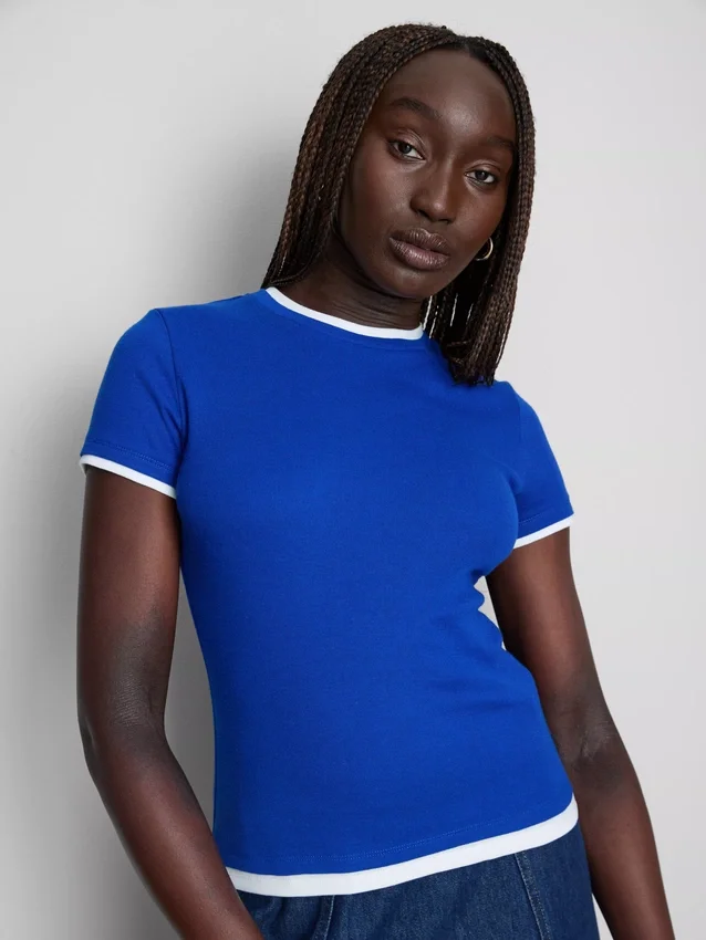 T-shirt med rund hals och dubbla lager