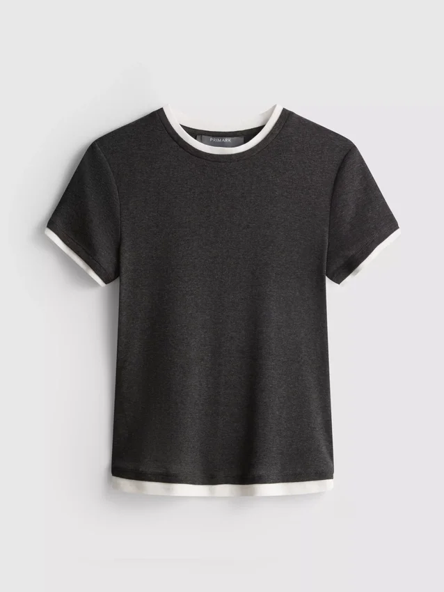 T-shirt med rund hals och dubbla lager