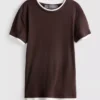 T-shirt med rund hals och dubbla lager