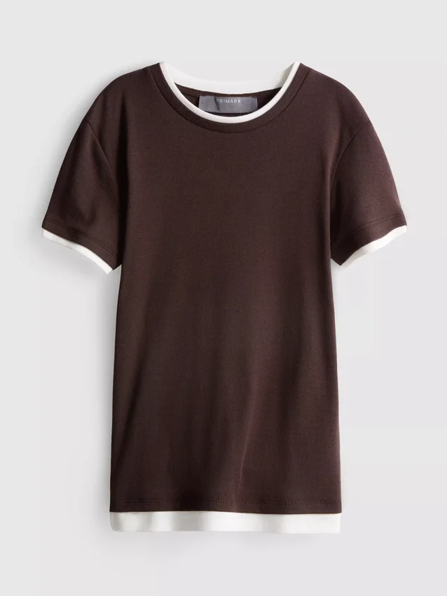 T-shirt med rund hals och dubbla lager
