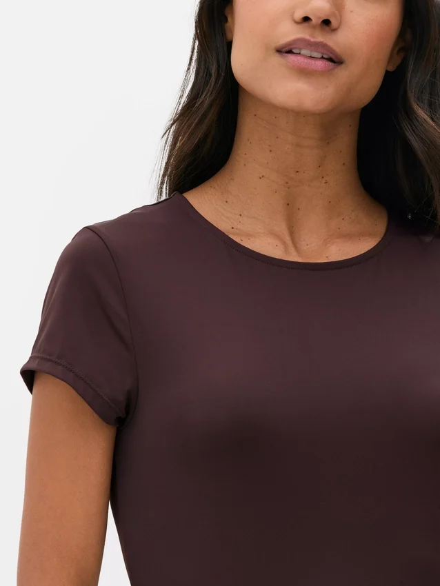 T-shirt med rund hals som en andra hud