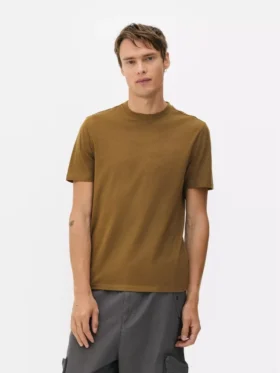 T-shirt med smal passform och stretch