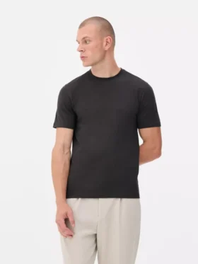 T-shirt med smal passform och stretch