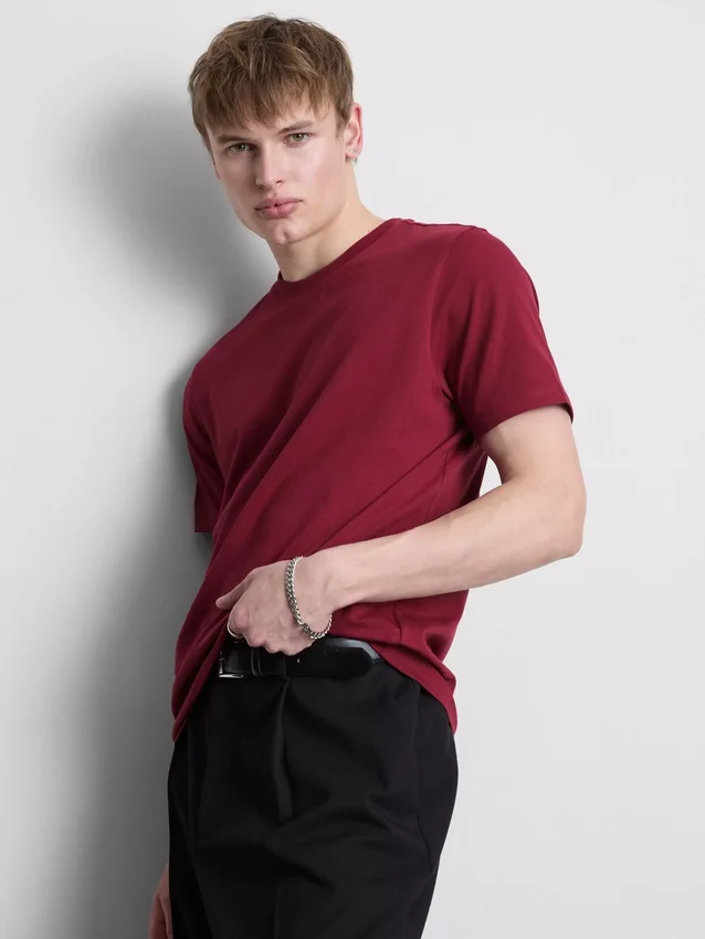 T-shirt med smal passform och stretch