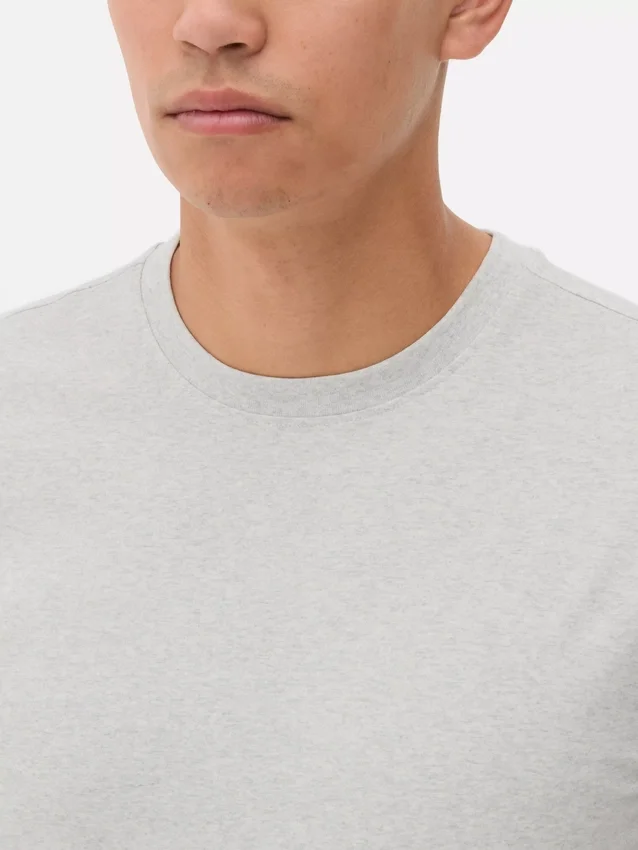 T-shirt med smal passform och stretch