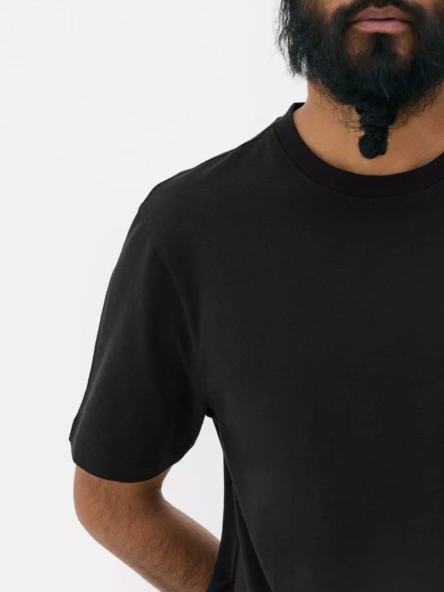 T-shirt med smal passform och stretch