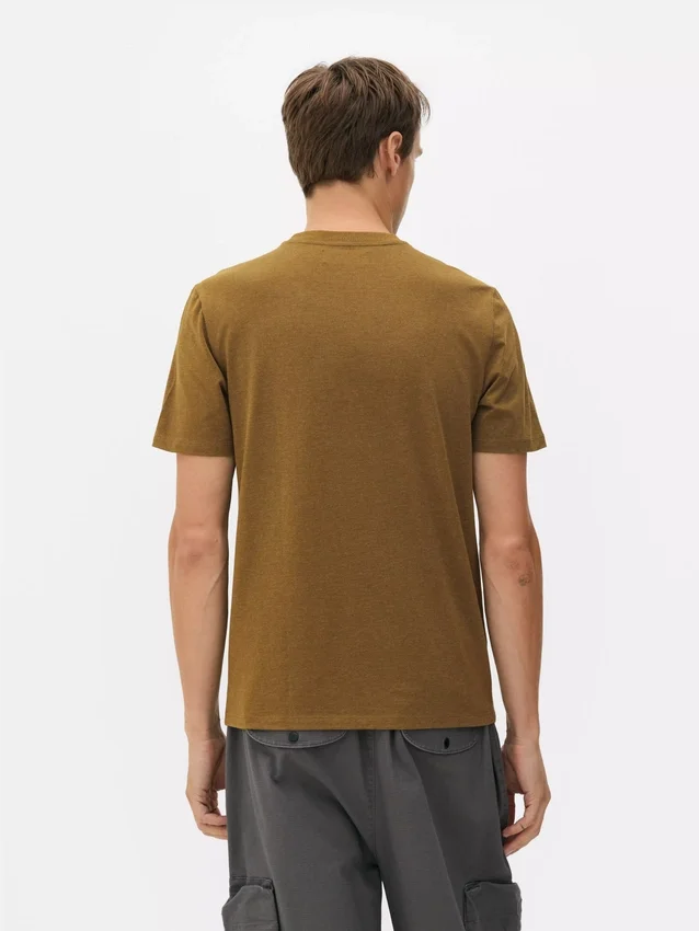 T-shirt med smal passform och stretch