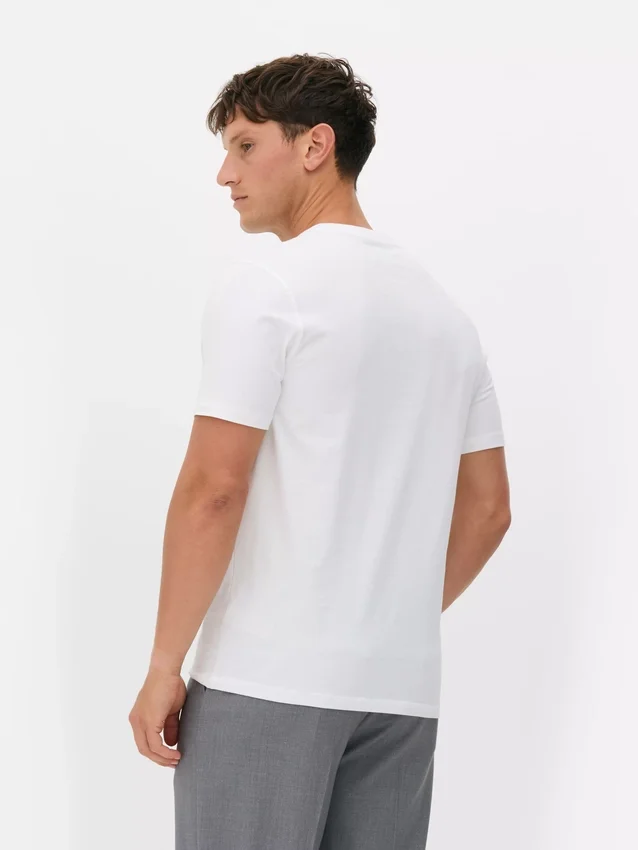 T-shirt med smal passform och stretch