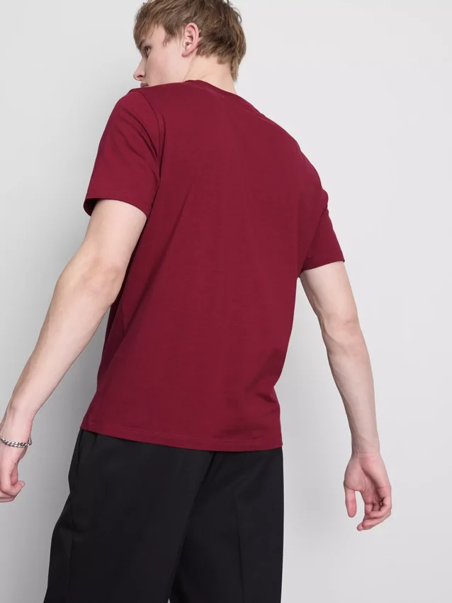 T-shirt med smal passform och stretch