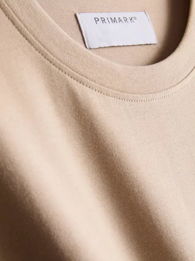 T-shirt med smal passform och stretch