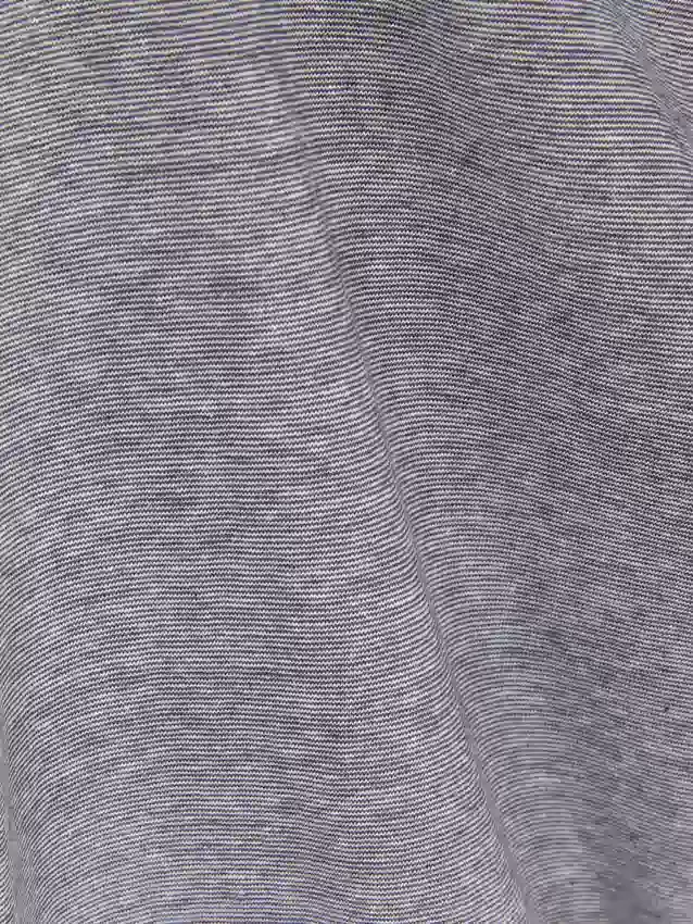 T-shirt med smala ränder