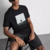 T-shirt med surfarmotiv