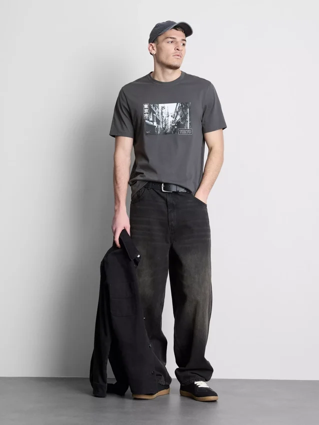 T-shirt med Tokyo-gatumotiv