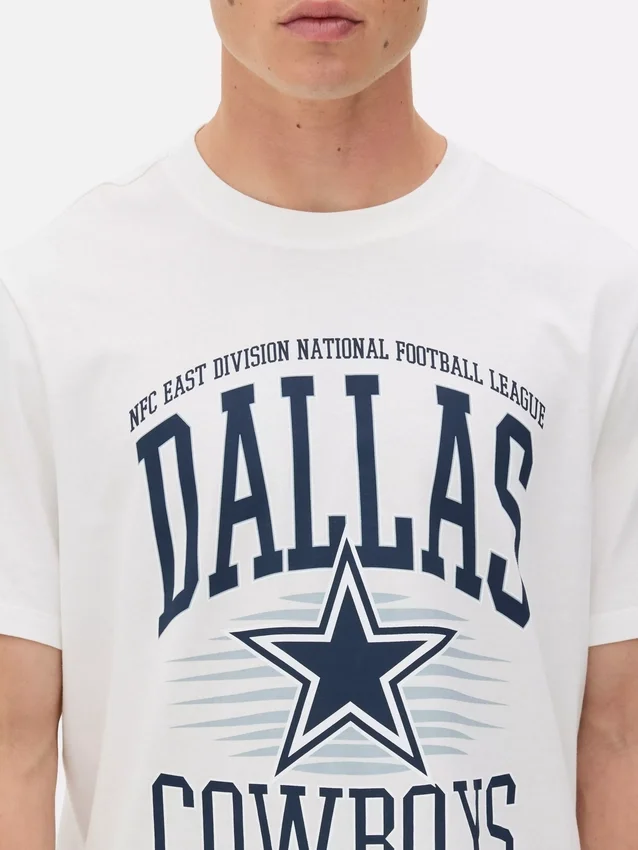 T-shirt med tryck av NFL Dallas Cowboys