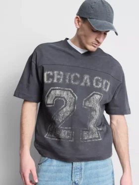T-shirt med V-ringning och Chicago-motiv