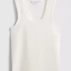 Tanktop med rund halsringning och racerrygg