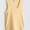 Tanktop med rund halsringning och racerrygg