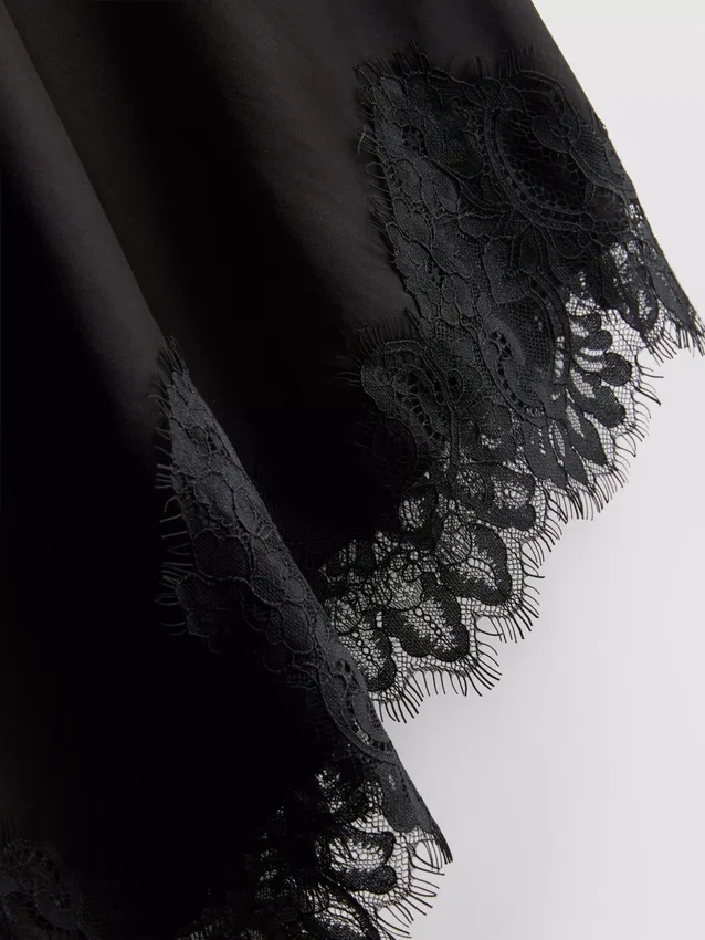 The Edit asymmetrisk slipklänning i satin och spets