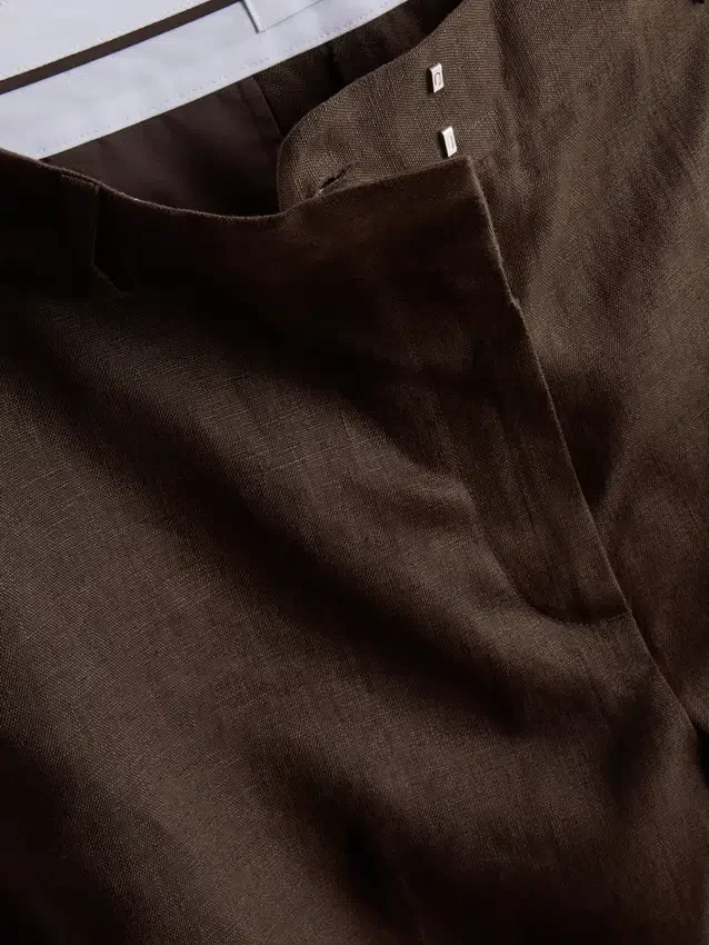 The Edit-bermudashorts i plisserat linne
