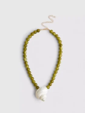 The Edit-halsband med pärlor och snäckskal