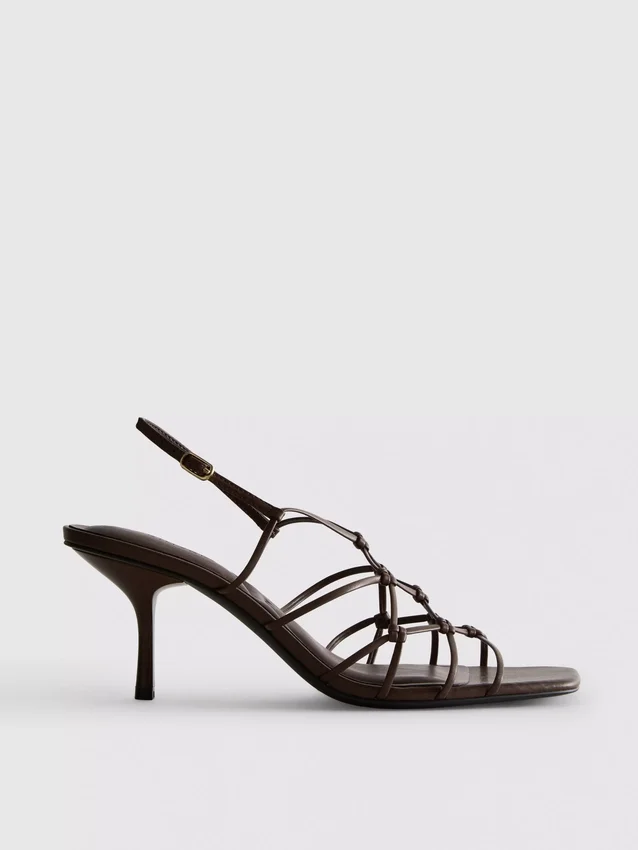 The Edit-sandaler med flätad stilettklack