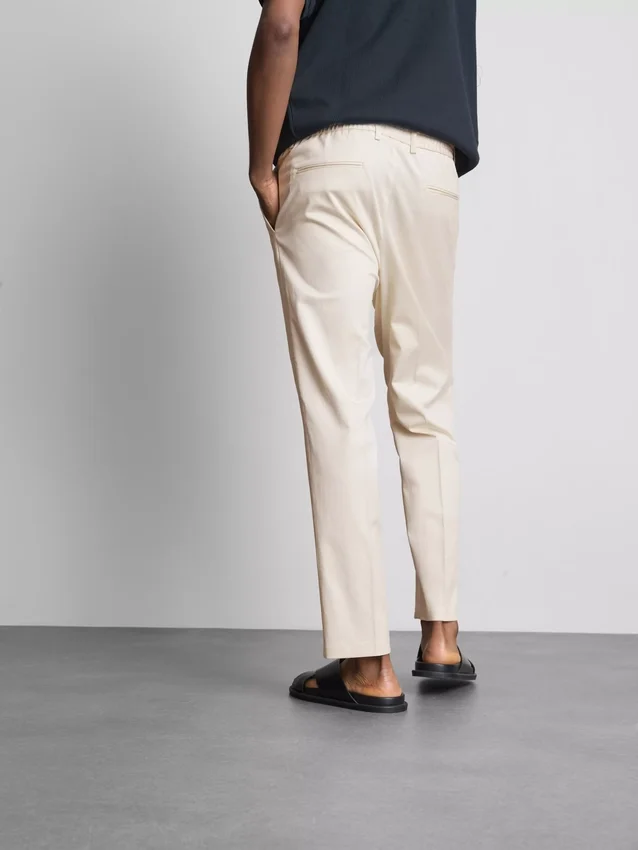 The Edit slim fit-byxor med peached-finish