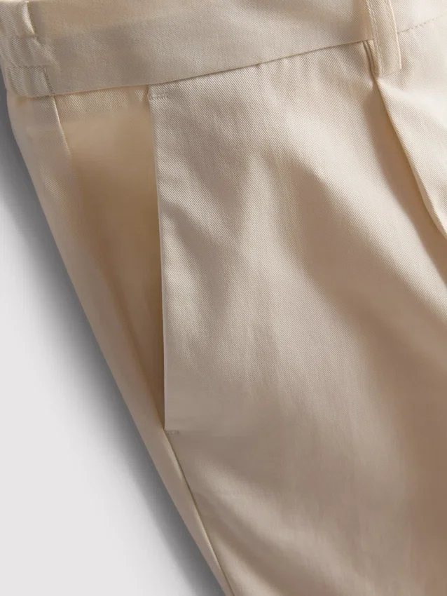 The Edit slim fit-byxor med peached-finish
