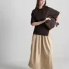 The Edit-T-shirt med rynkad, asymmetrisk design