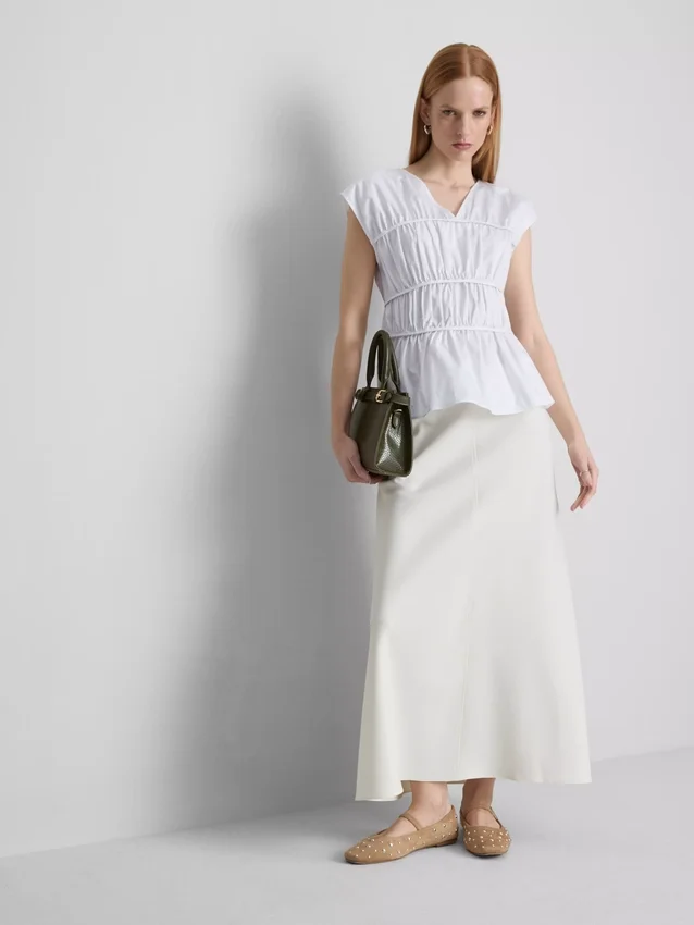 The Edit-top i poplin med rynkad V-ringning