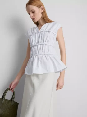 The Edit-top i poplin med rynkad V-ringning