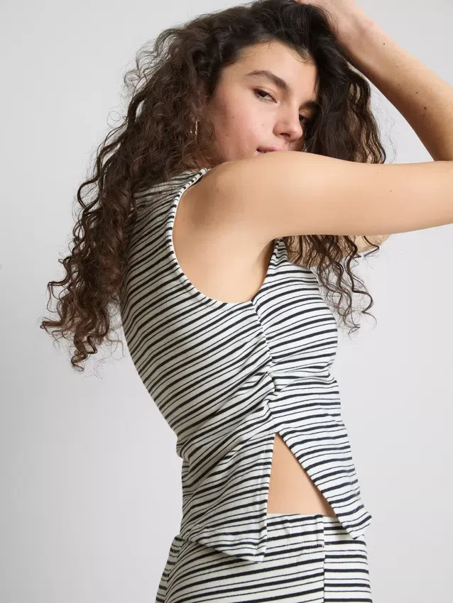 The Primark Scene | Asymmetrisk randig linne