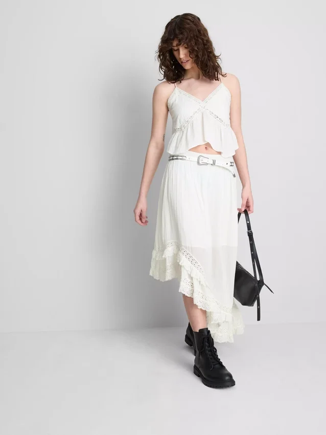 The Primark Scene | Bomullstopp med broderi, V-ringning och spaghettiband