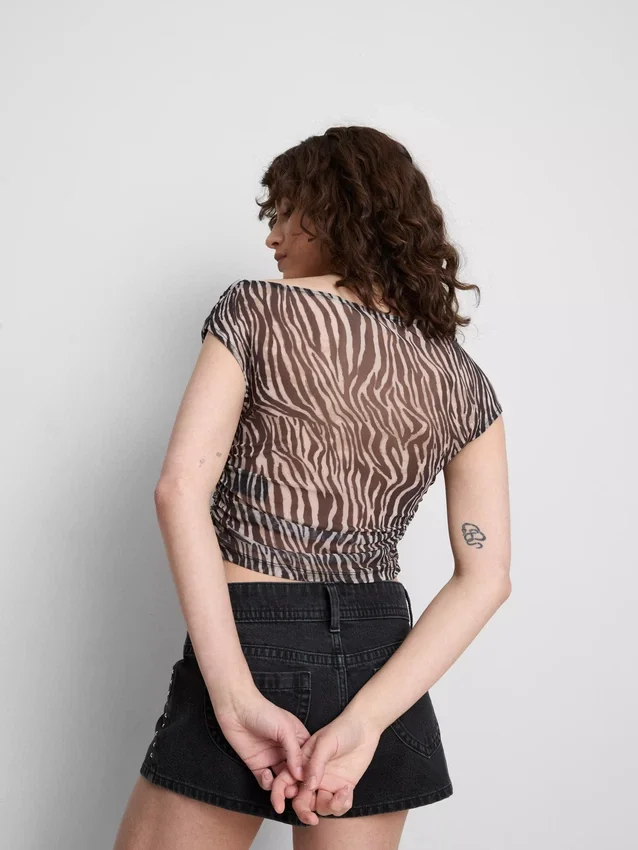 The Primark Scene | Kort, genomskinlig topp med bar axel