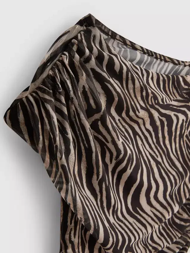 The Primark Scene | Kort, genomskinlig topp med bar axel