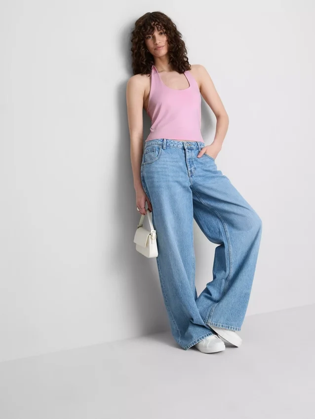 The Primark Scene | kort topp med halterneck