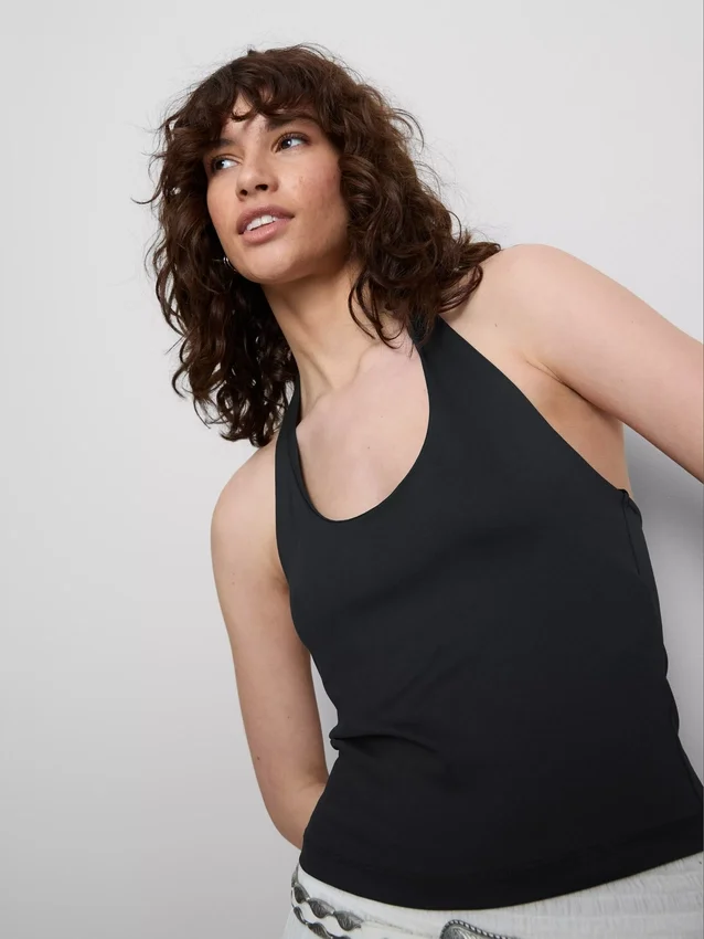 The Primark Scene | kort topp med halterneck