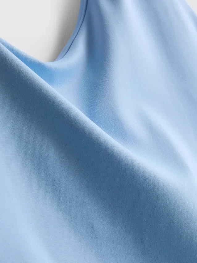 The Primark Scene | kort topp med halterneck