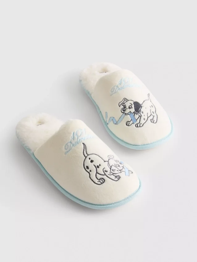 Tofflor från Disney med motiv från 101 dalmatiner