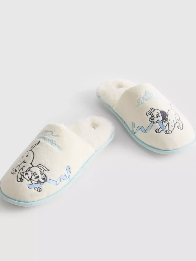 Tofflor från Disney med motiv från 101 dalmatiner